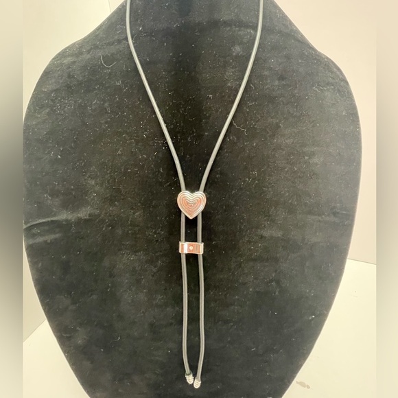 SpexSlide Sport Heart in Black 36" -glasses holder or bolo - Picture 4 of 6